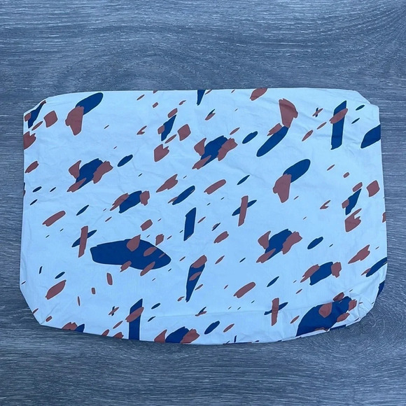 Aloha Collection Mid Pouch, Le Terrazzo - Picture 6 of 7